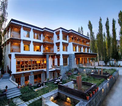 Best Tempo Service in Srinagar